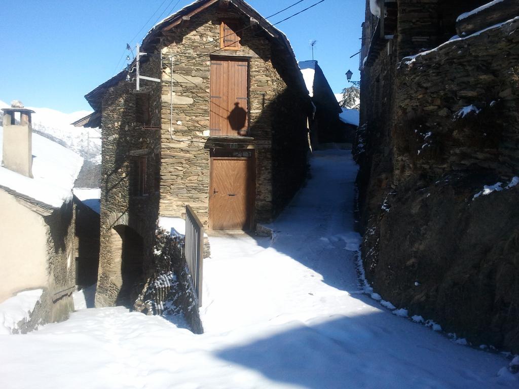 Lo Paller De Roc Montescladó 外观 照片